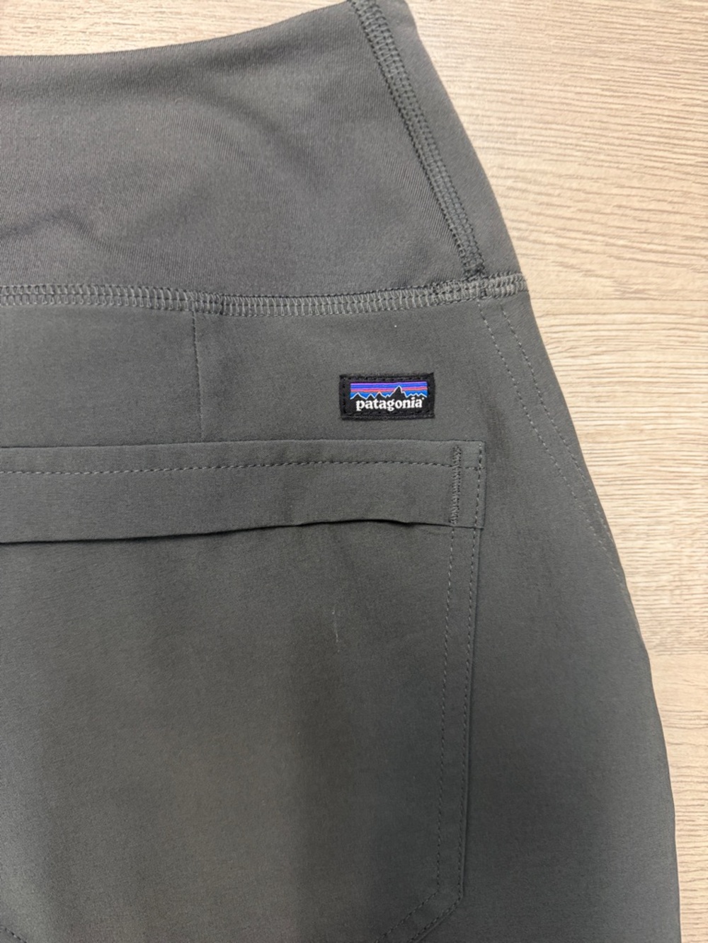 Patagonia Gray Happy Hike Studio Pants Sz Small in Gray! - Picture 10 of 10